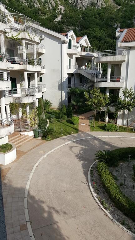 Roman Gardens Studio Apartment Risan Ngoại thất bức ảnh